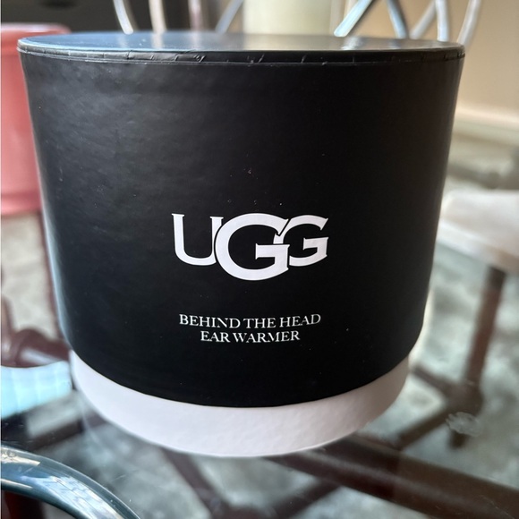 UGG Behind the head ear warmers NWT in box! - Picture 5 of 5
